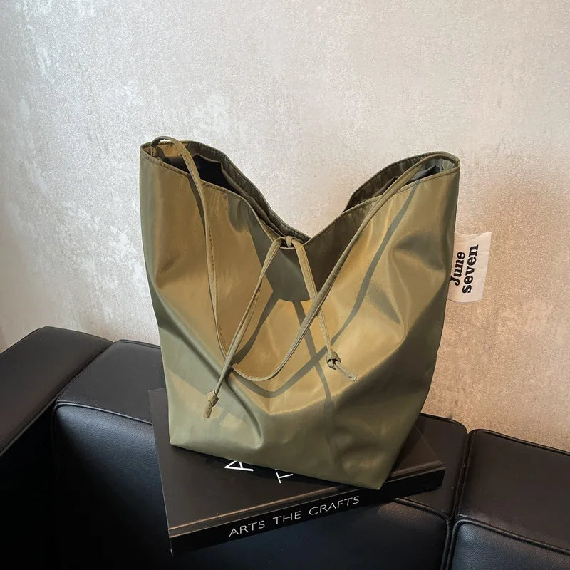 Minimalist Tote Shoulder Bag – Large Capacity & Retro Style