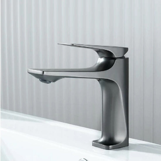 Torneira Clássica Diamond Escovada ### Conceito 