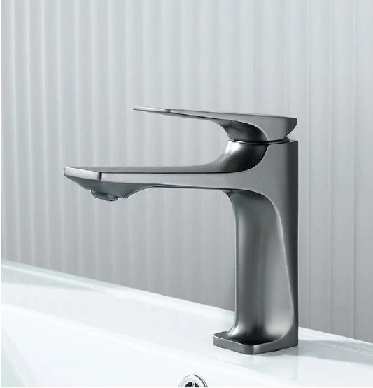 Torneira Clássica Diamond Escovada ### Conceito 