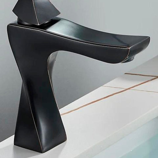 Torneira Clássica Tressed Monocomando - Água Quente e Fria ### Conceito Preto 